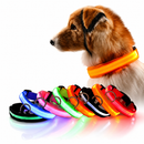 PetzCore™ Coleira LED Recarregável para Cães | Segurança em Passeios Noturnos
